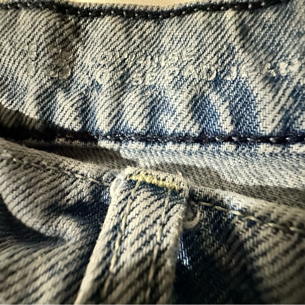 Arizona Jeans Juniors Size 13 Low-Rise Dad Jeans Light Distressed Denim - Picture 5 of 13